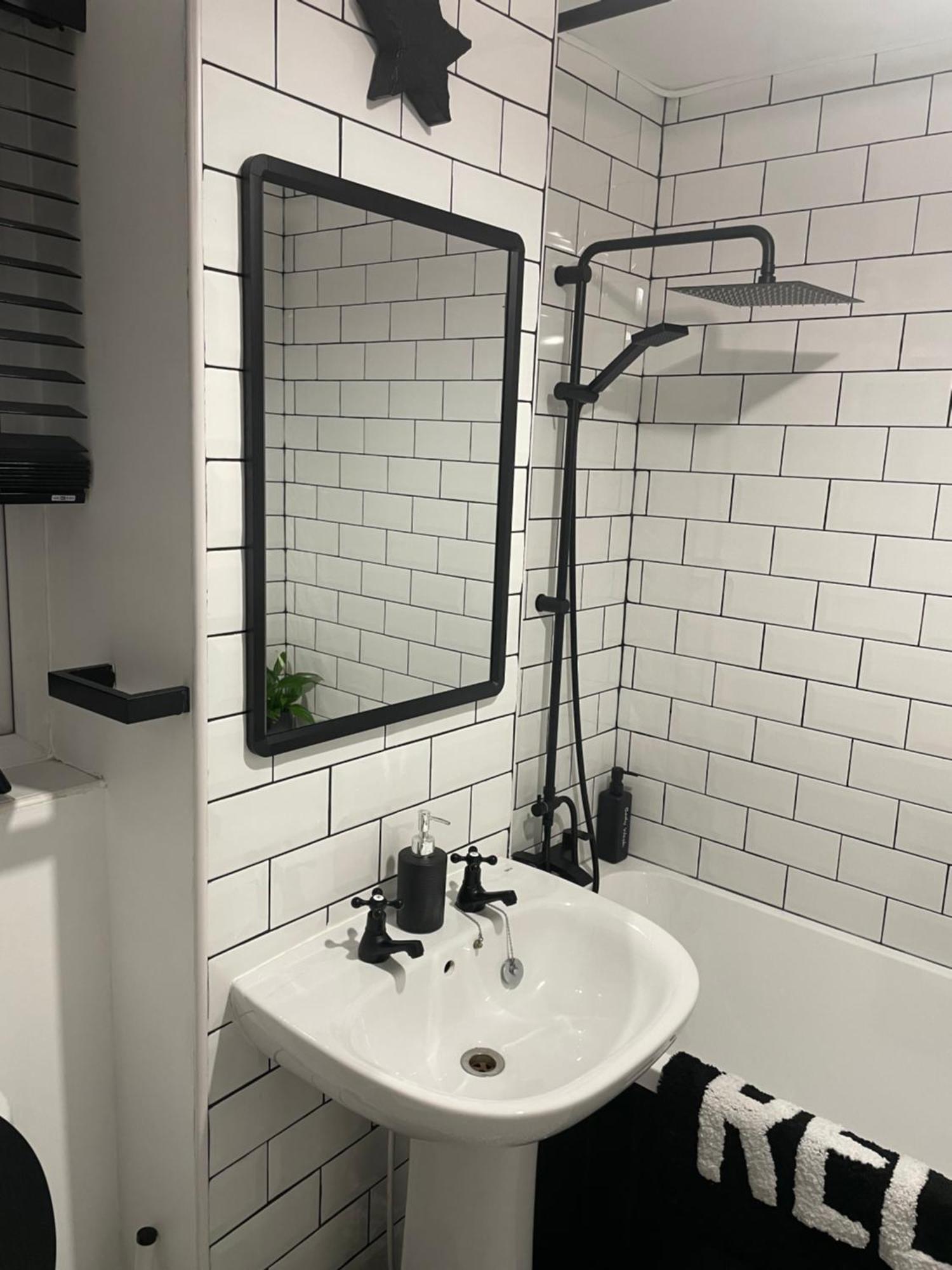 Cosy Home From Home With Private Bathroom - Free Parking Cardiff Extérieur photo